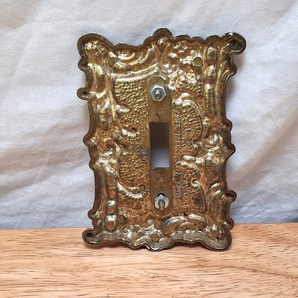 1967 American Tack & Hardware 60T Ornate Floral Metal Plate Cover Single Switch - Picture 4 of 9